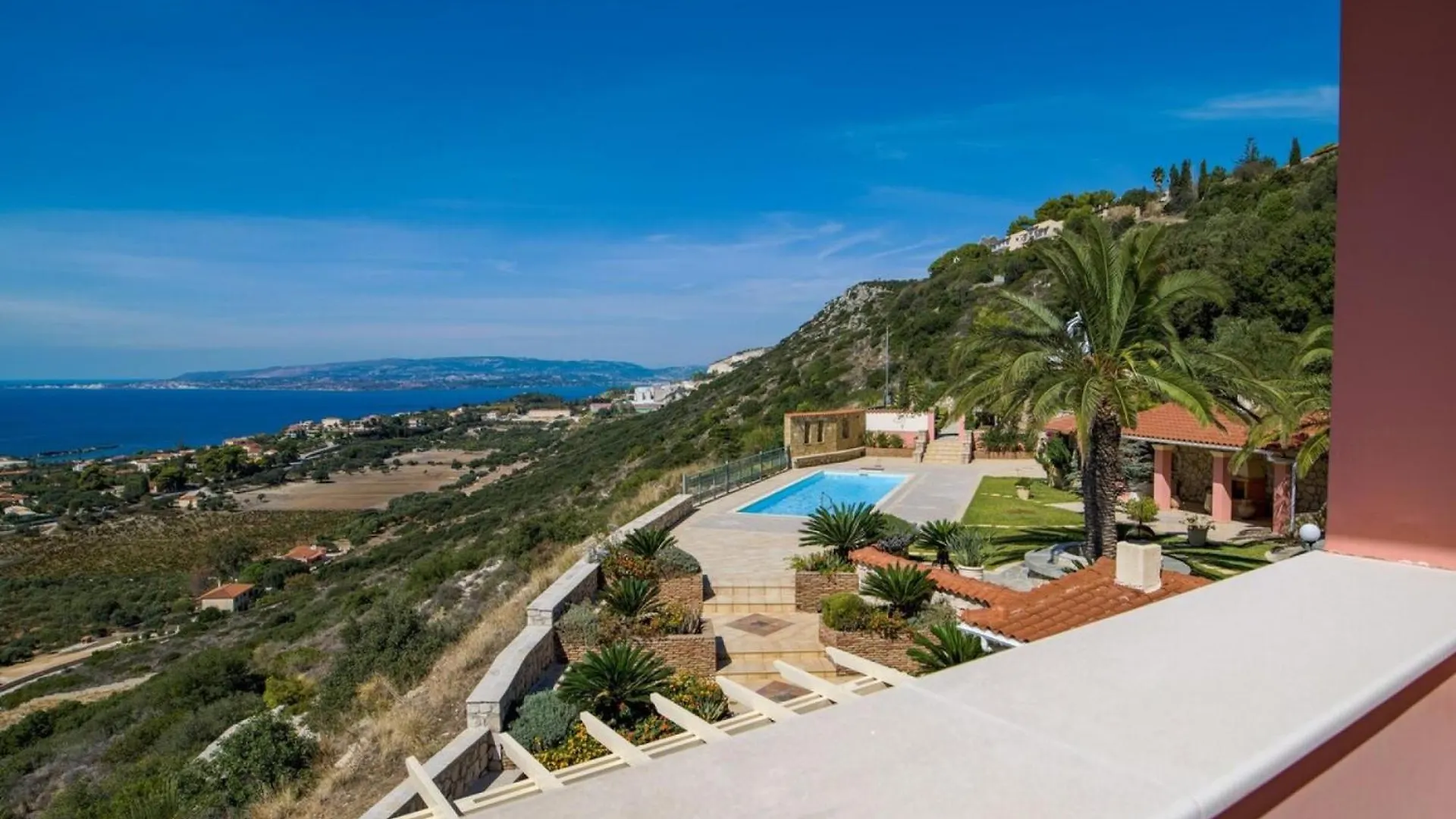 Sunset Mansion Kefalonia Livathos  Villa Livathos (Kefalonia)